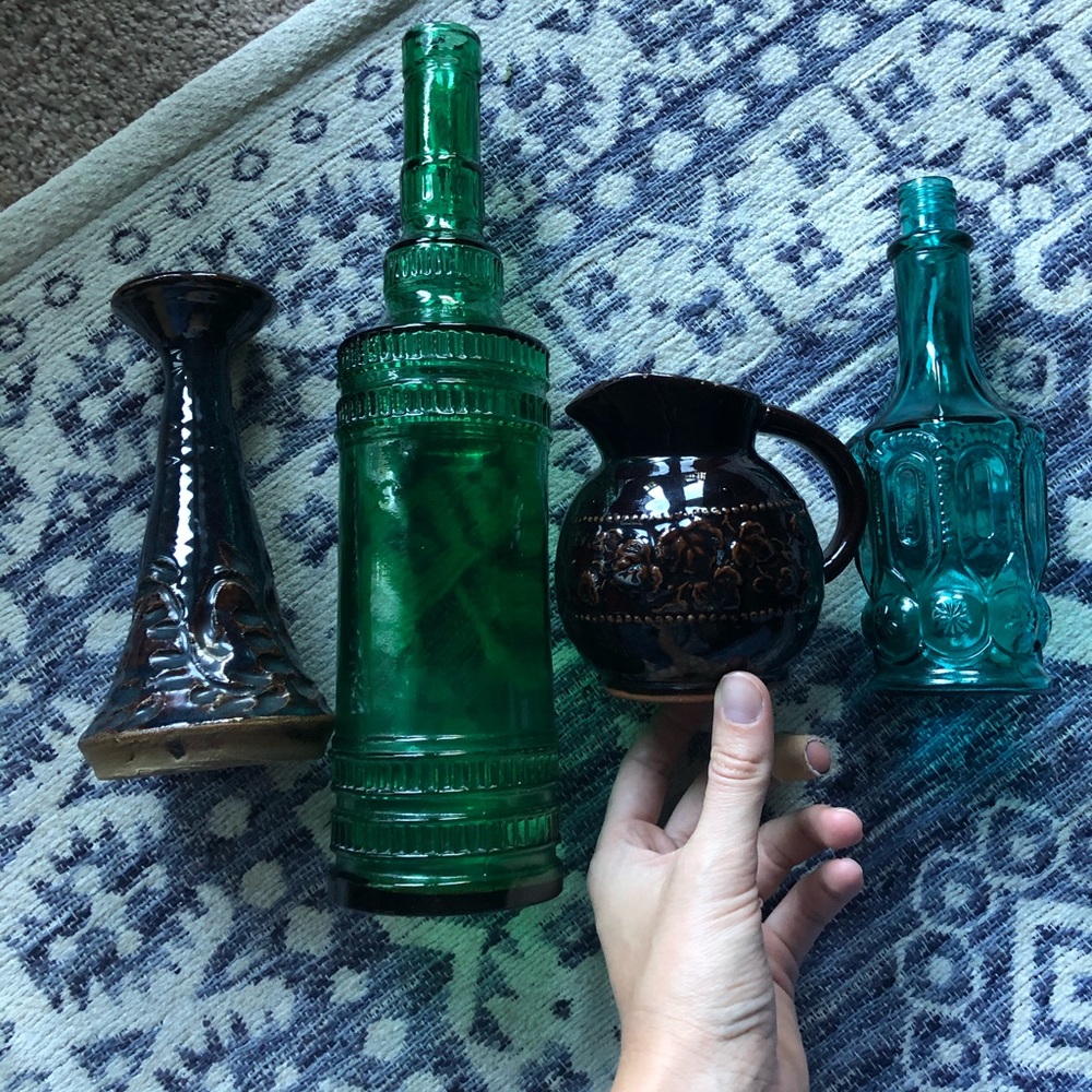 4 pc. bottle and ceramic bundle